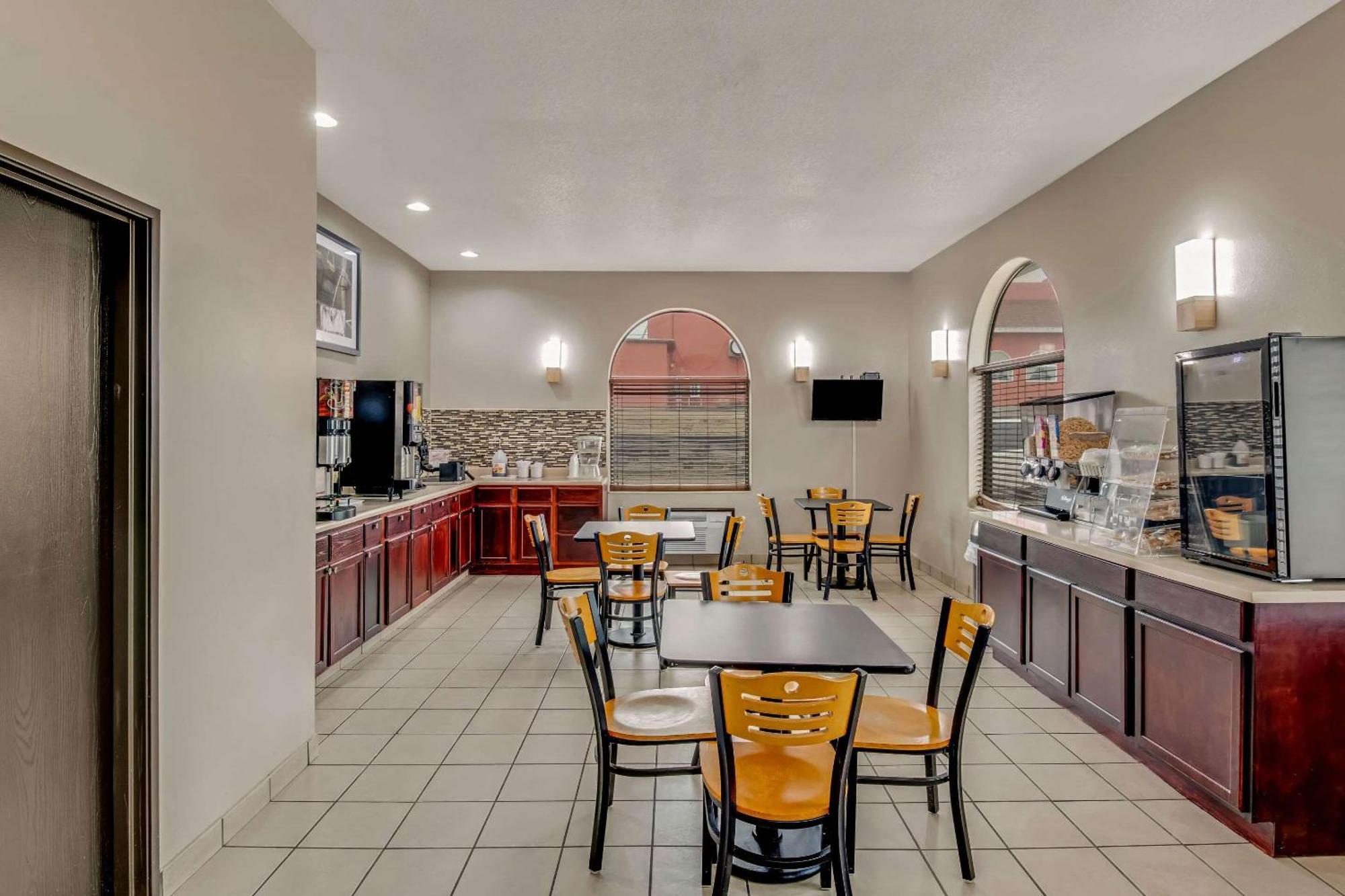 Rodeway Inn Red Oak Extérieur photo