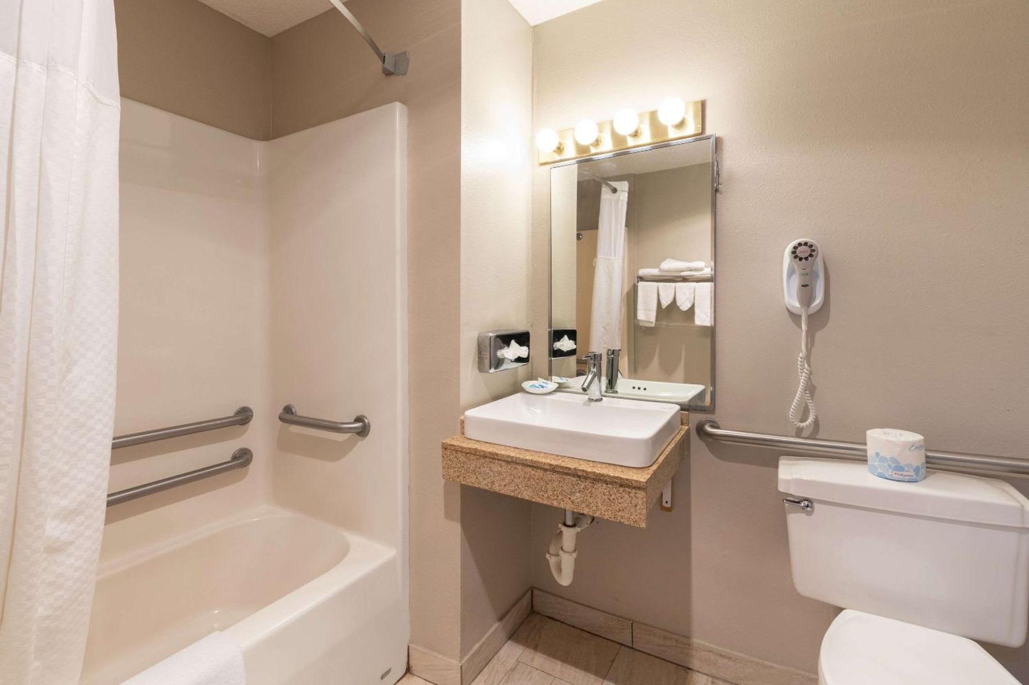 Rodeway Inn Red Oak Extérieur photo